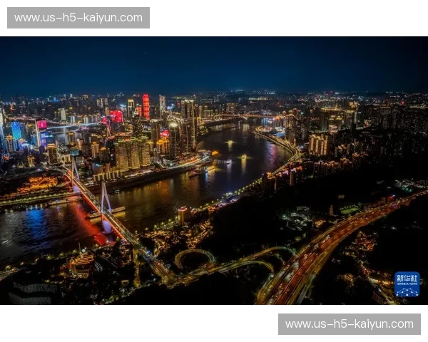 雾都与花城的“顶流”对决：重庆vs广州，谁才是中国最有江湖气的灵魂？