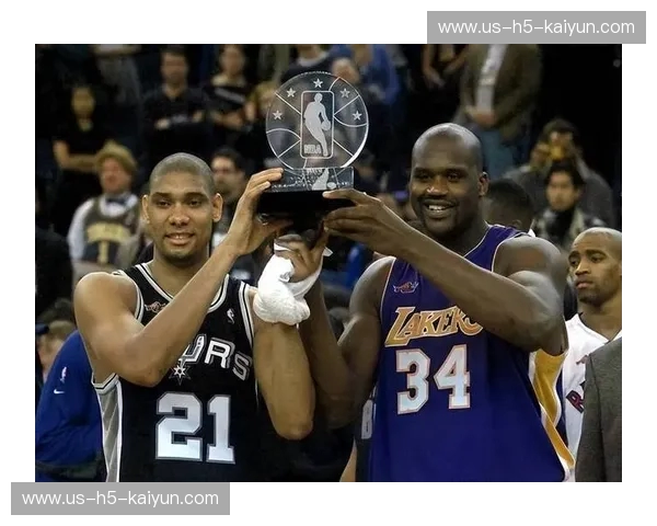 巨星的宿命对决：加内特与邓肯，一场关于胜利与荣耀的无声较量